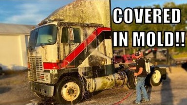 Extremely Satisfying Pressure Washing Video of Cabover
